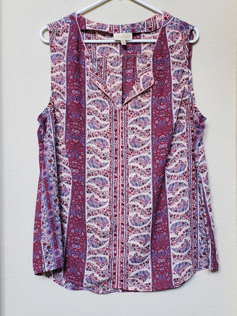 ModCloth Burgundy and Cream Paisley Sleeveless V-Neck Blouse. Size XL